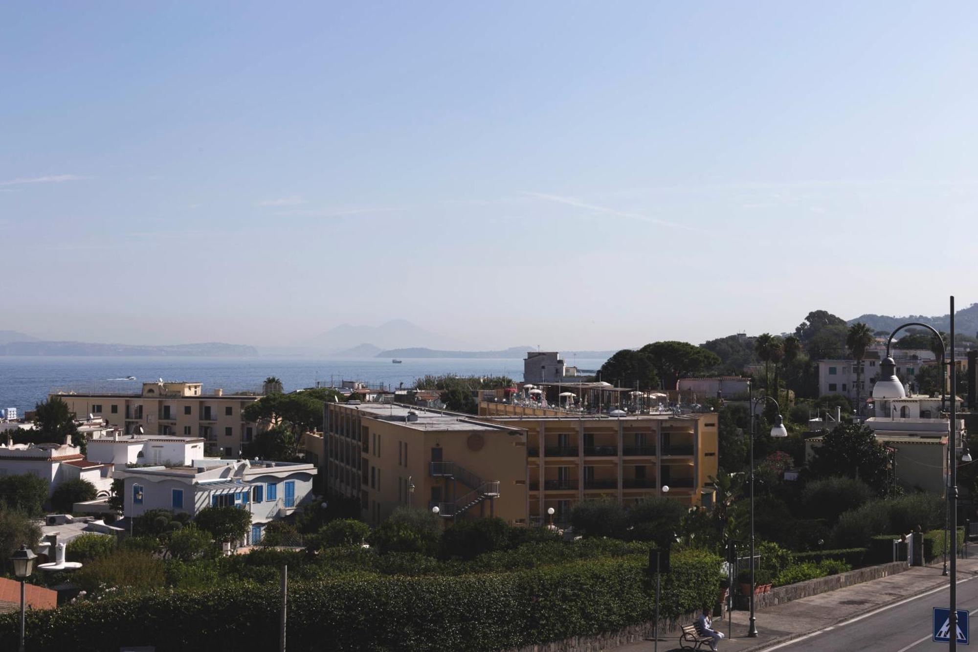 Brecchembe - Holiday Home In The Center Of Lacco Ameno Lacco Ameno  Buitenkant foto